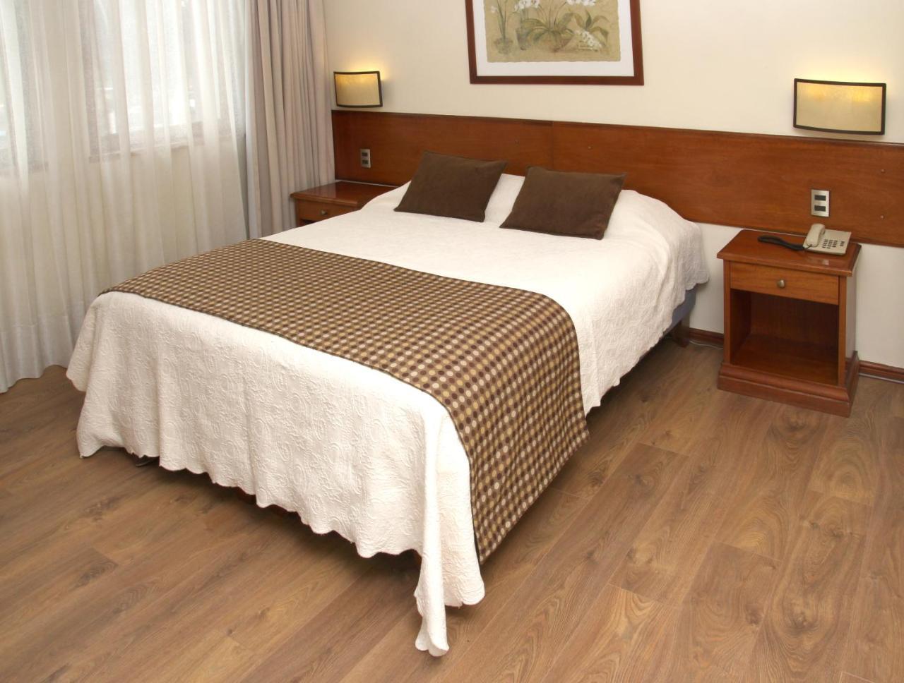 Tur Hotel Santiago Exterior photo